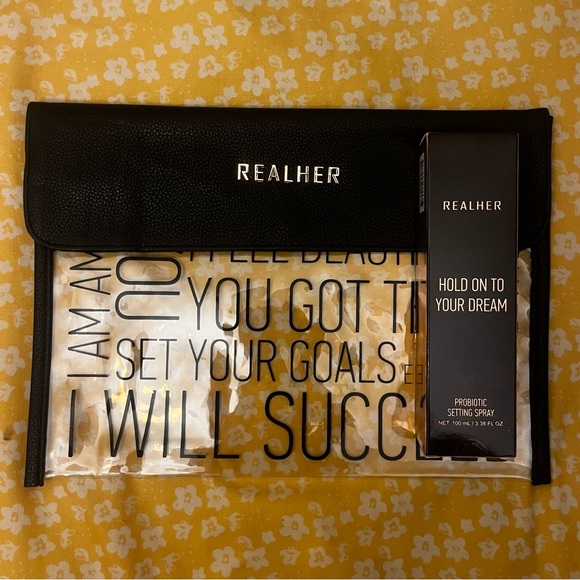 RealHer Probiotic Setting Spray & Clear/Black Makeup Clutch Set - Picture 2 of 13